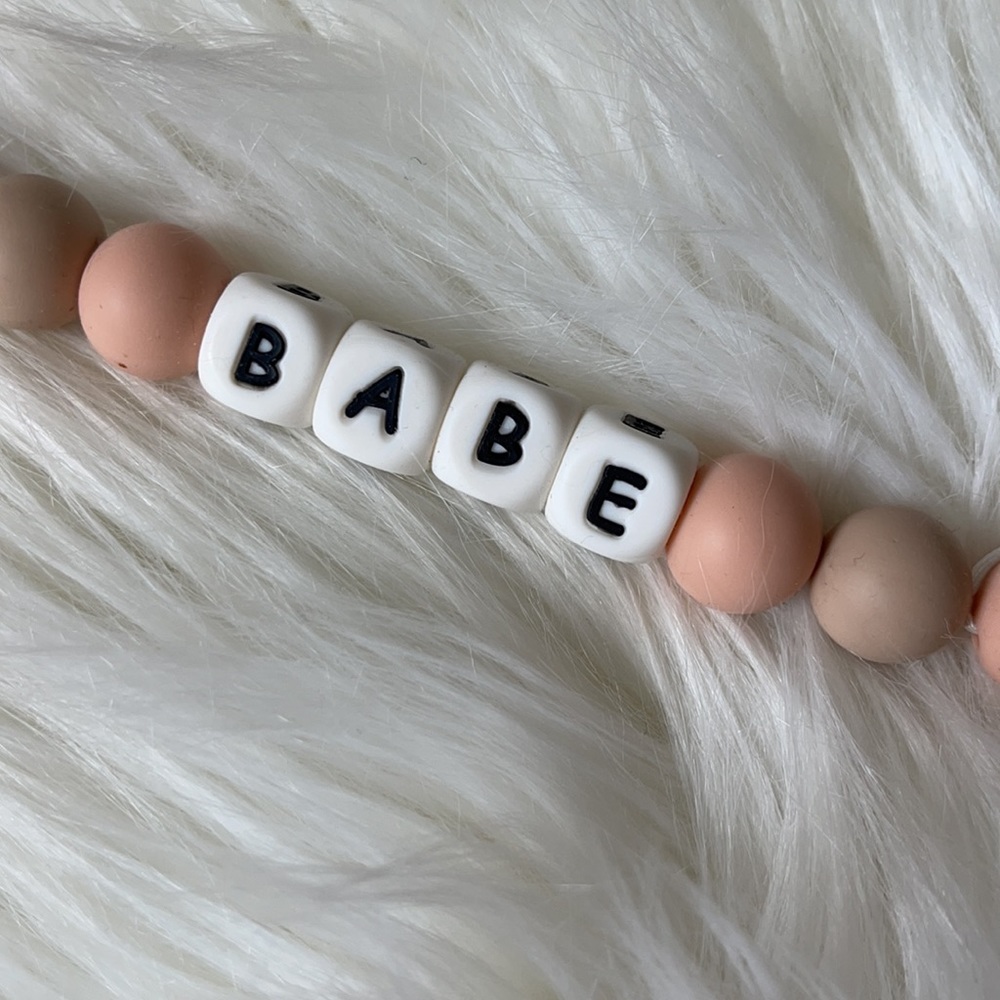 ‘Babe’ pacifier clip never used